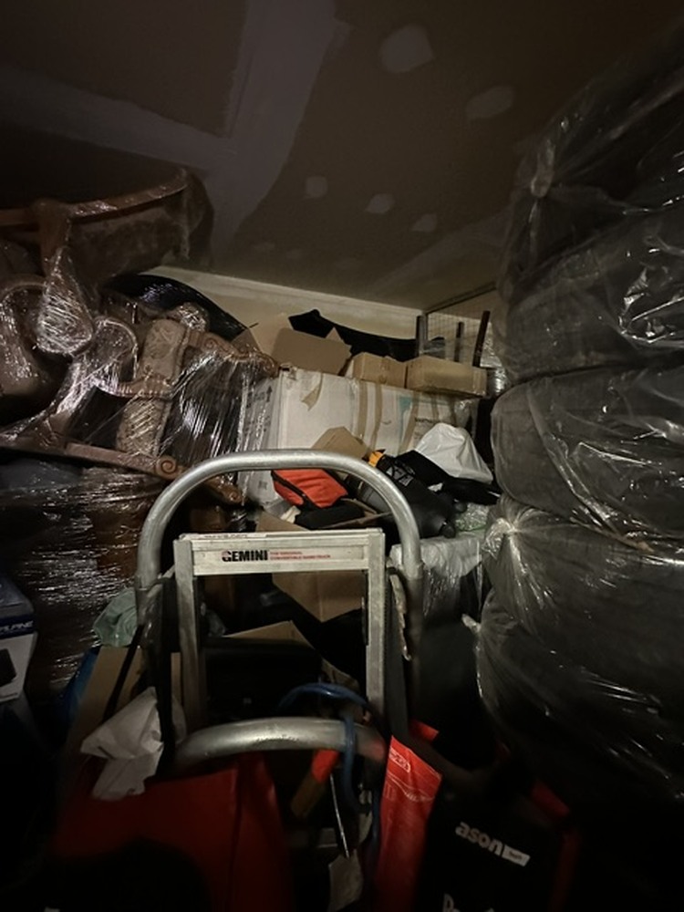 3102 - StorageMart St-Leonard  auction IB-9777 60