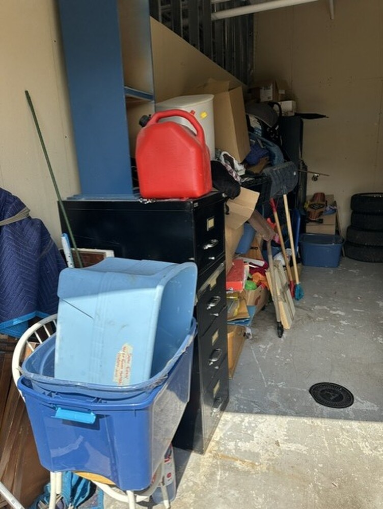 3102 - StorageMart St-Leonard  auction IB-4784 50