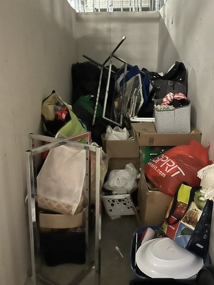 3102 - StorageMart St-Leonard  auction IB-8268