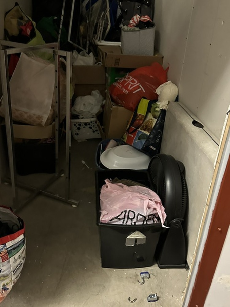 3102 - StorageMart St-Leonard  auction IB-8268 60