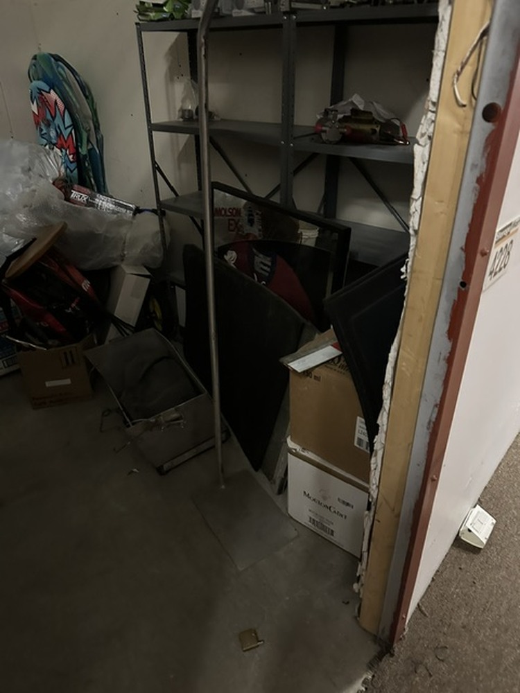 3102 - StorageMart St-Leonard  auction IB-8291 70