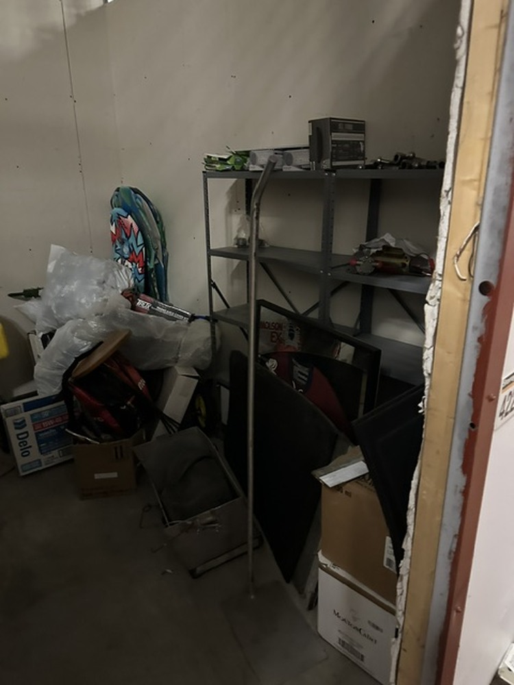 3102 - StorageMart St-Leonard  auction IB-8291 60