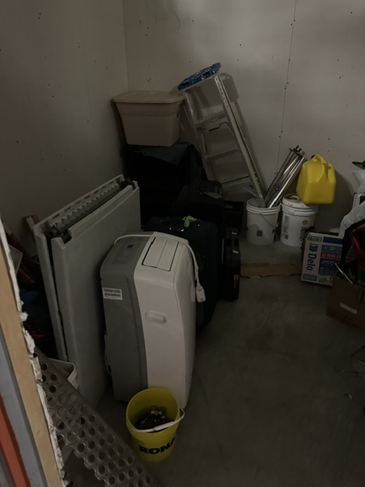 3102 - StorageMart St-Leonard  auction IB-8291 80