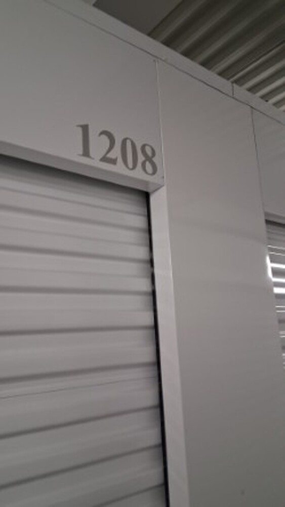 1-800-Self-Storage.com on Greenfield Rd, Oak Park  auction IB-9713 10