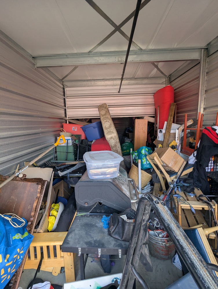 2551 - StorageMart Deerfoot Trail & Yankee Valley  auction IB-8527