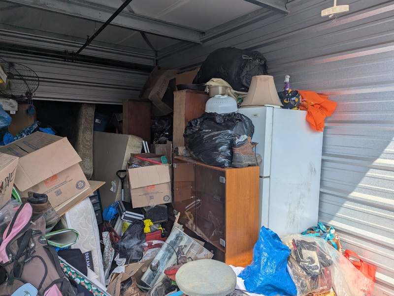 2551 - StorageMart Deerfoot Trail & Yankee Valley  auction IB-8527 30