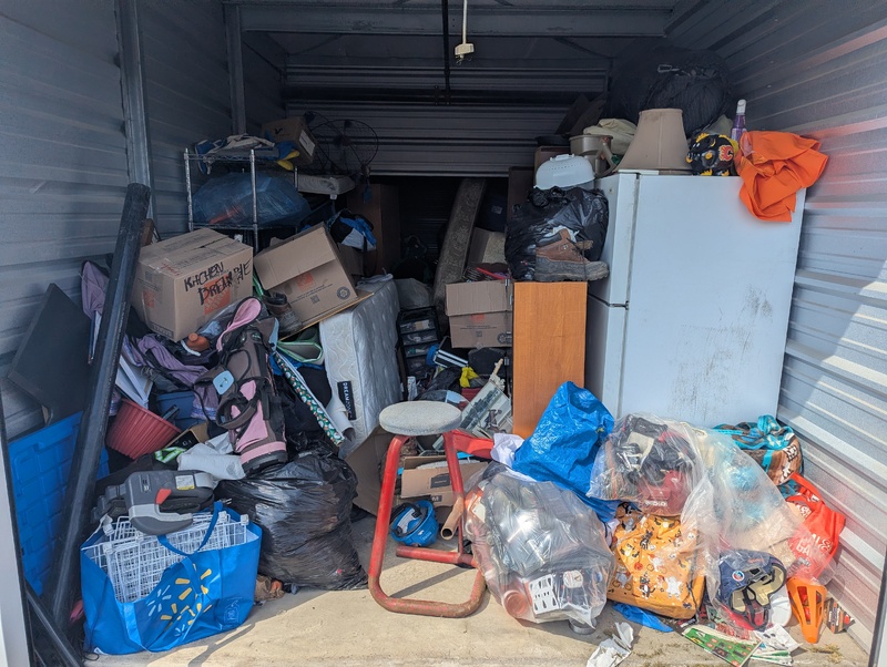 2551 - StorageMart Deerfoot Trail & Yankee Valley  auction IB-8527 40