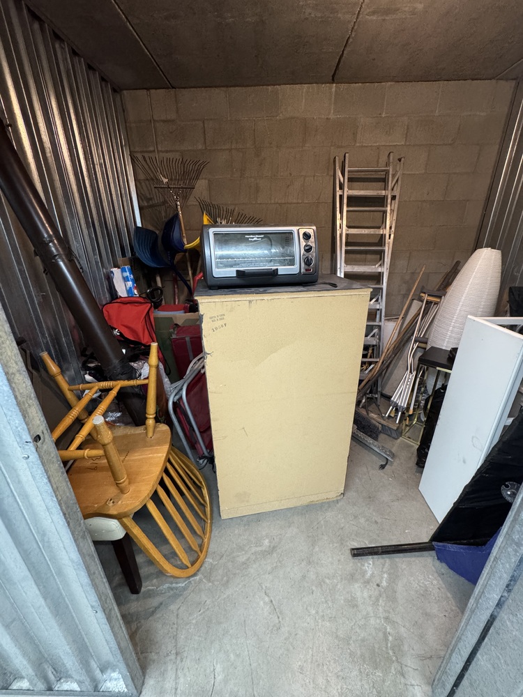 Space Centre Storage  auction IB-3470 60