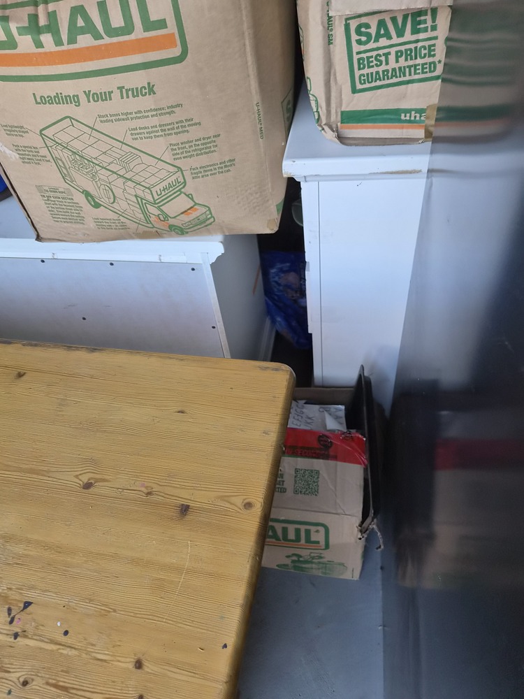 3035 - StorageMart Belleville  auction IB-4647 60