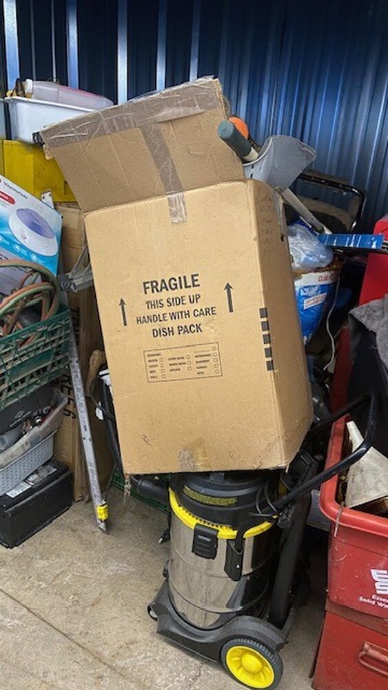 3006 - StorageMart Lauzon Rd. Windsor  auction IB-1047