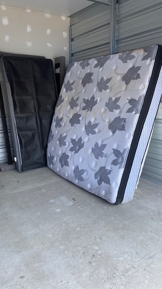 3006 - StorageMart Lauzon Rd. Windsor  auction IB-7047 10