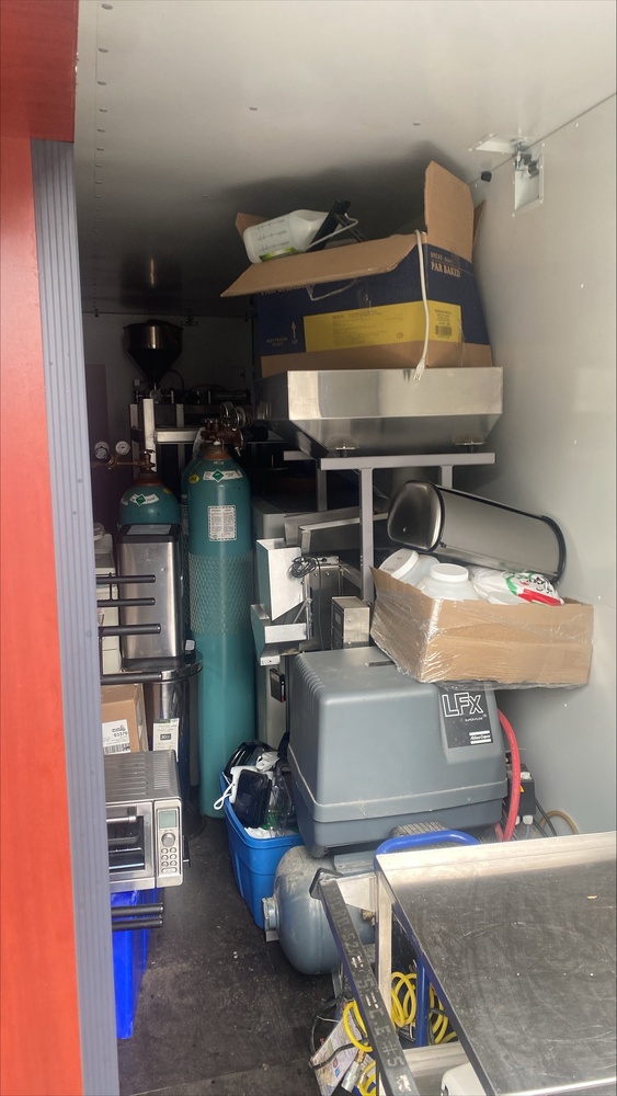 Montreal Mini-Storage - Dollard  auction IB-3330 10