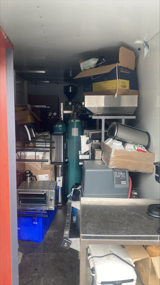 Montreal Mini-Storage - Dollard  auction IB-3330 30