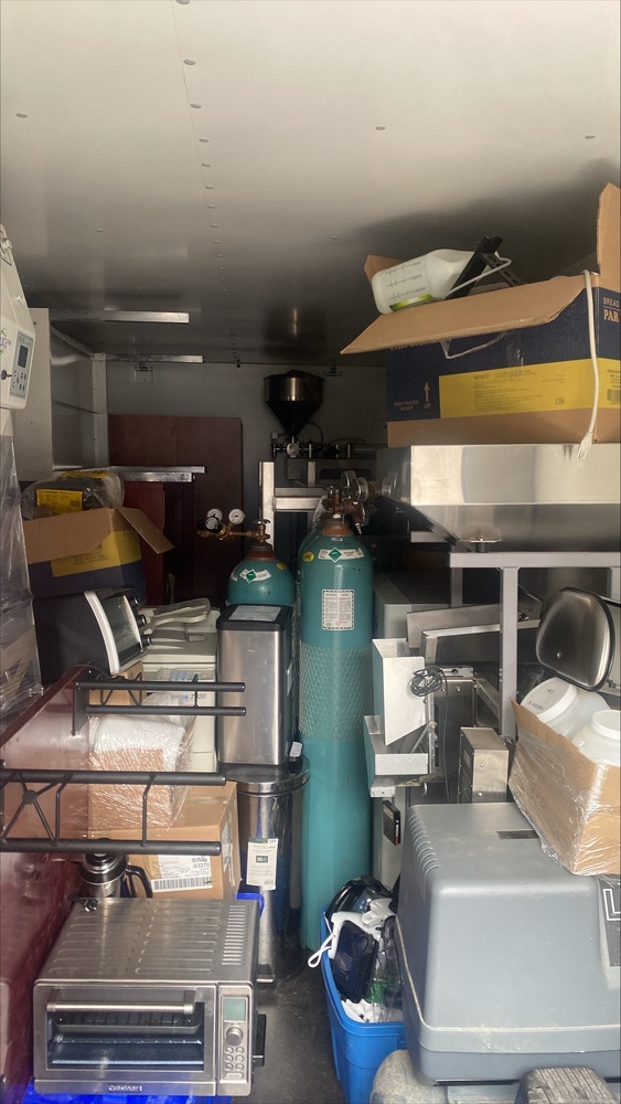 Montreal Mini-Storage - Dollard  auction IB-3330 40