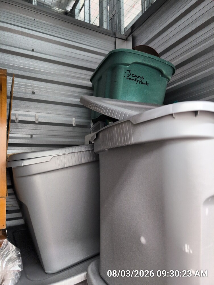Storage of Barton St  auction IB-7913 40