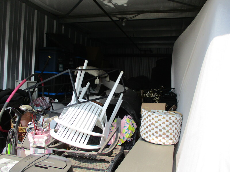 3201 -StorageMart  Hwy 11 & Clarence Ave S   auction IB-6929