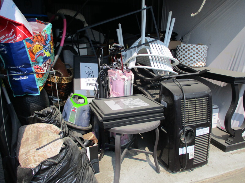 3201 -StorageMart  Hwy 11 & Clarence Ave S   auction IB-6929 40