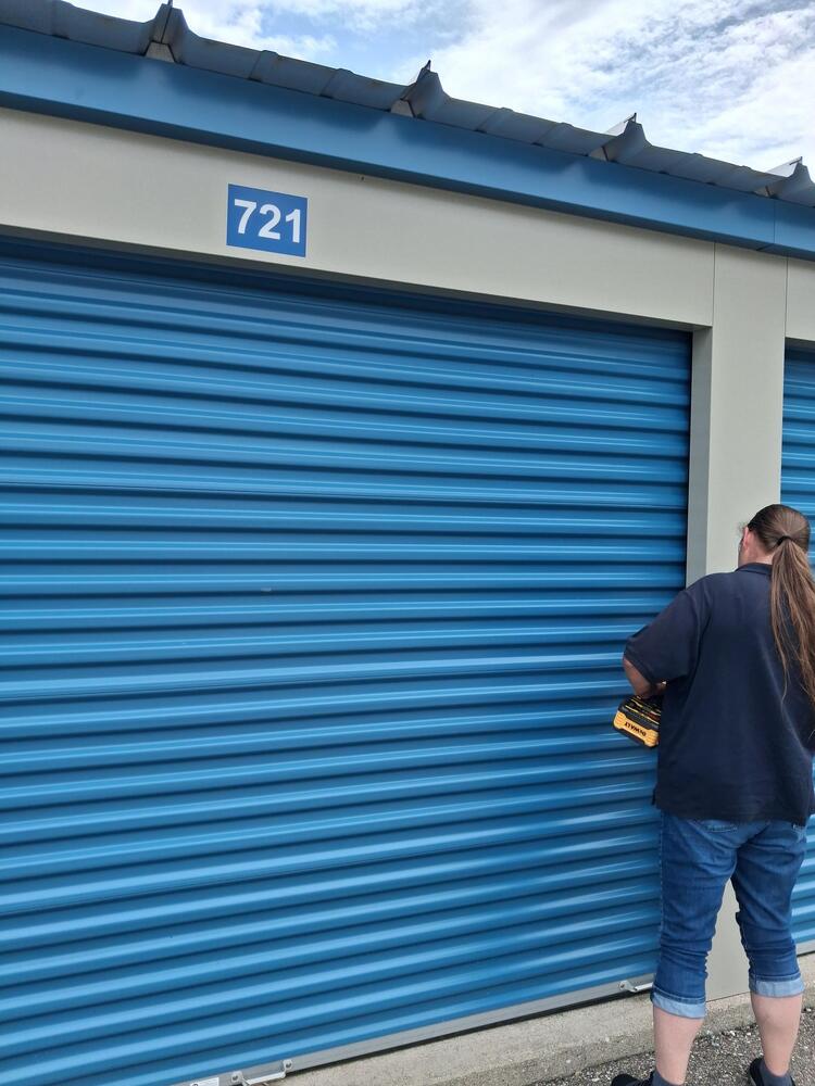 1-800 Better Storage of Grand Blanc  auction IB-1661 10