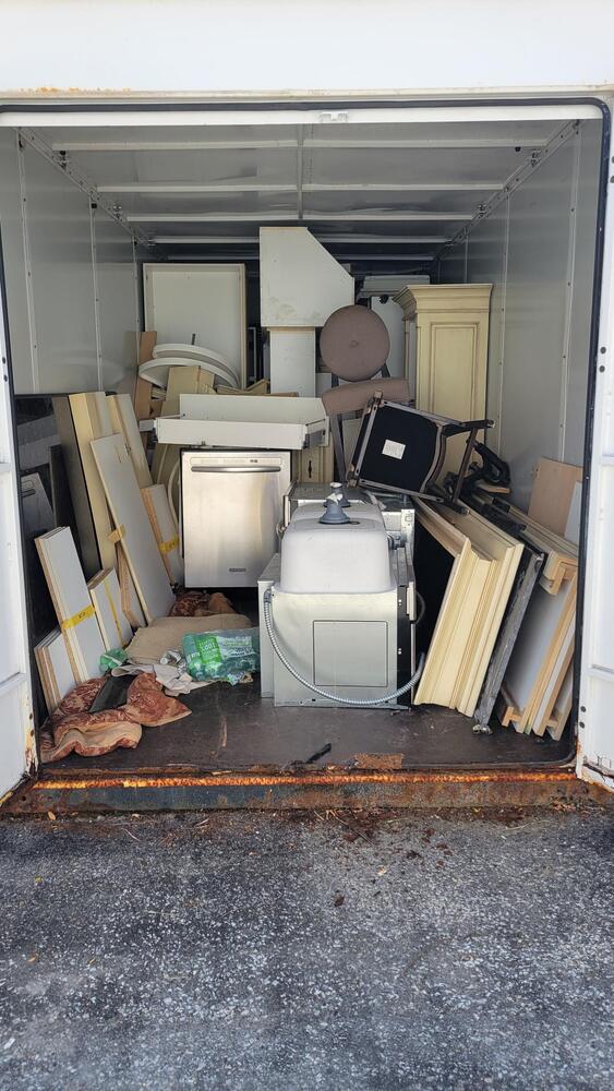 3021 - StorageMart OConnor Drive Toronto  auction IB-1952 10