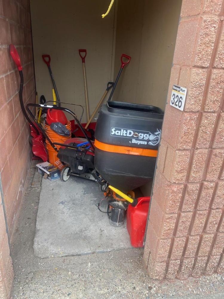 3033 -StorageMart  Pickering   auction IB-5871