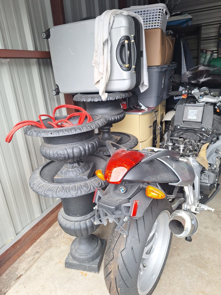 2771 -StorageMart  Wonderland Road North  auction IB-5653 110