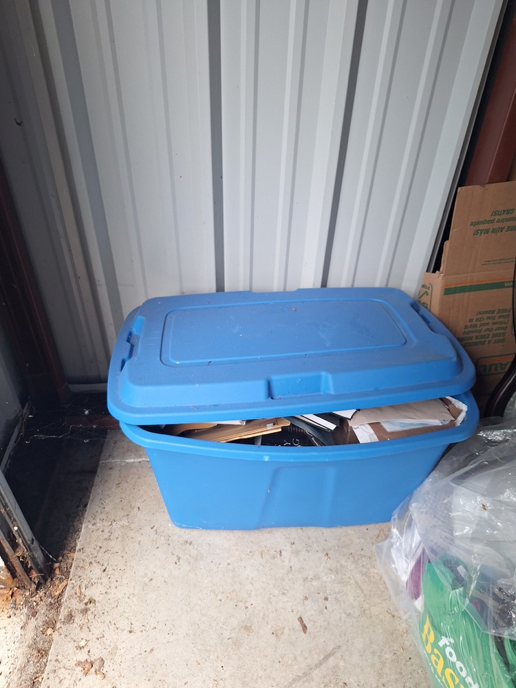 2771 -StorageMart  Wonderland Road North  auction IB-5996 50