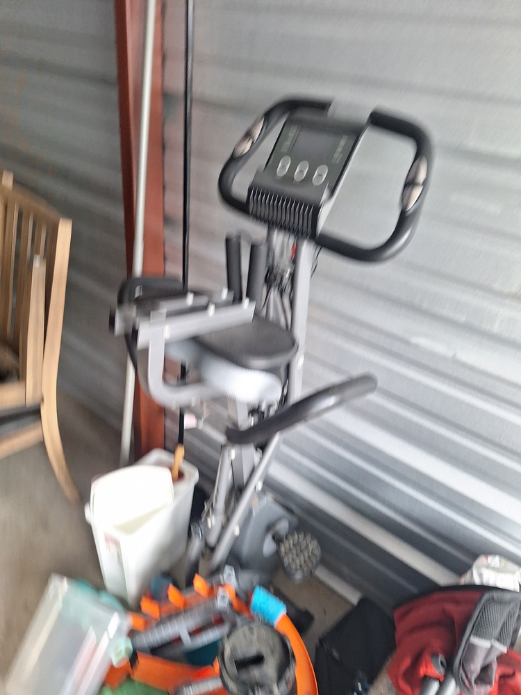 2771 -StorageMart  Wonderland Road North  auction IB-8726 50
