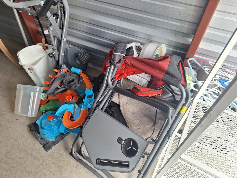2771 -StorageMart  Wonderland Road North  auction IB-8726 120