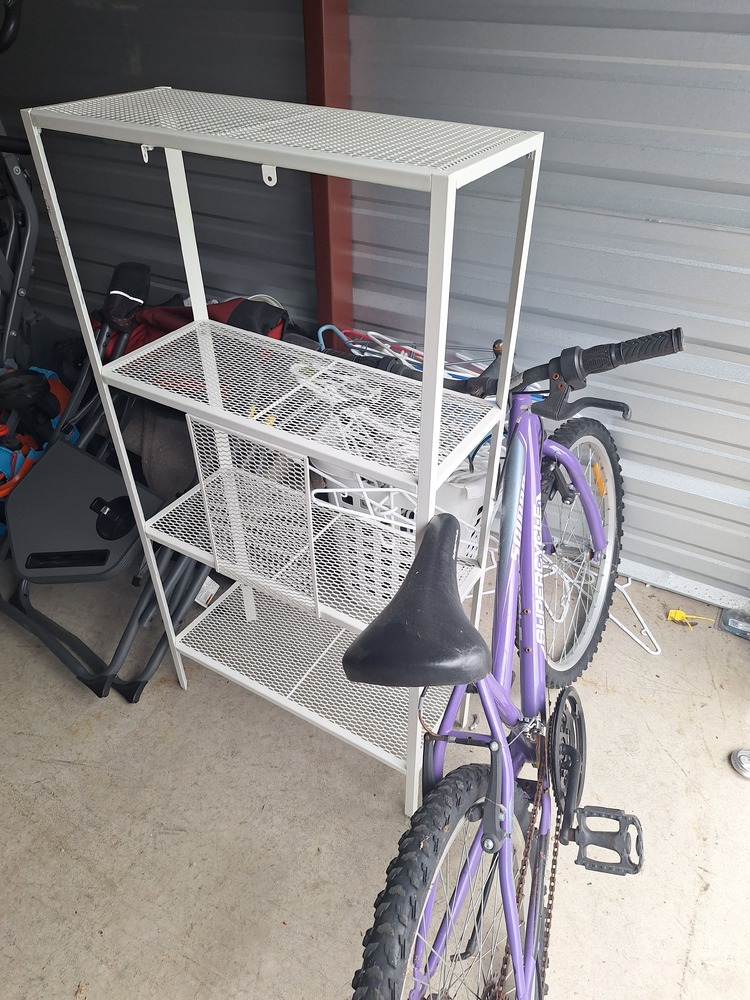 2771 -StorageMart  Wonderland Road North  auction IB-8726 170