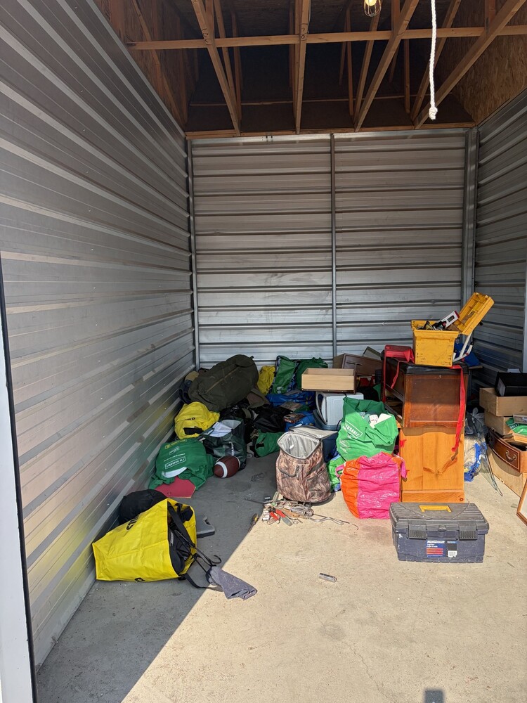 3307-StorageMart 52nd and Peigan Trail  auction IB-9855 10