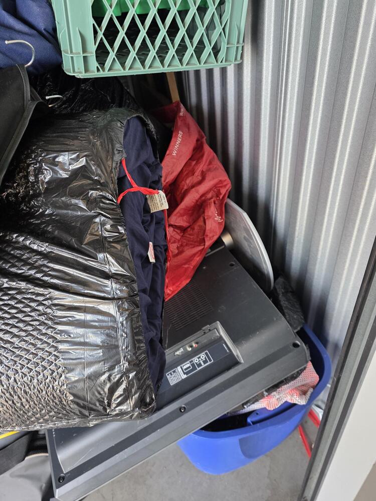 3401 - StorageMart SE Marine Dr & Knight St  auction IB-6763 40