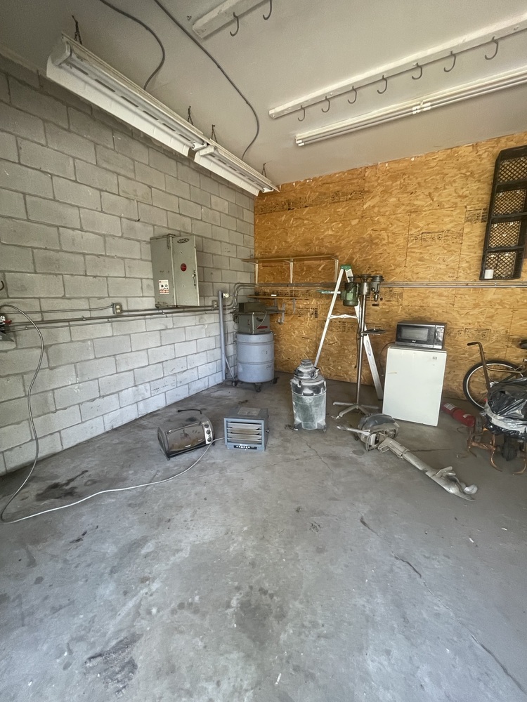 3020 - StorageMart Middlefield and Danforth  auction IB-2424