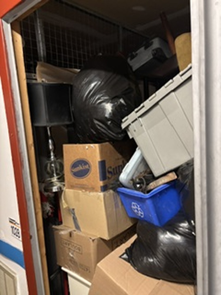 3102 - StorageMart St-Leonard  auction IB-6754