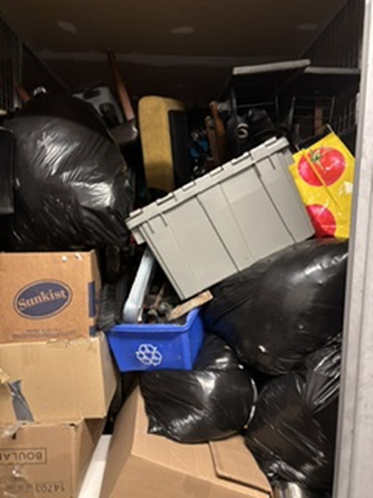 3102 - StorageMart St-Leonard  auction IB-6754 50