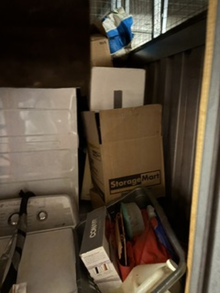 3102 - StorageMart St-Leonard  auction IB-4028