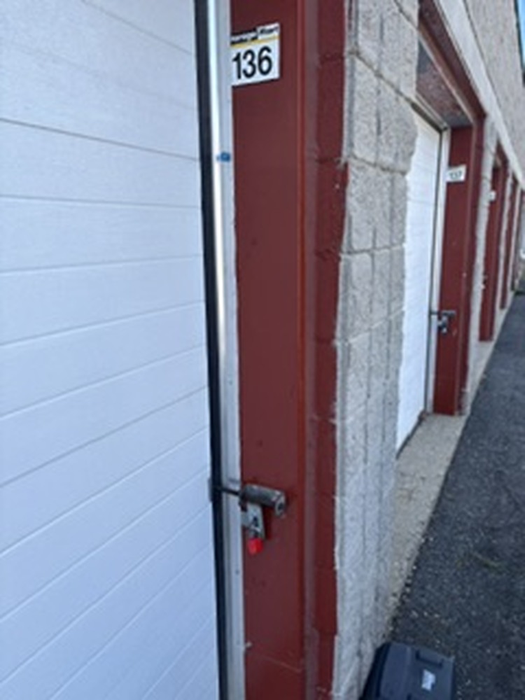 3102 - StorageMart St-Leonard  auction IB-6154 60