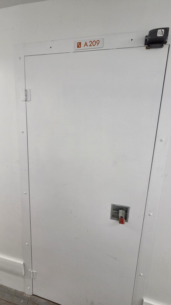 Public Storage P0014 -Queen Elizabeth Blvd  auction IB-9995 10
