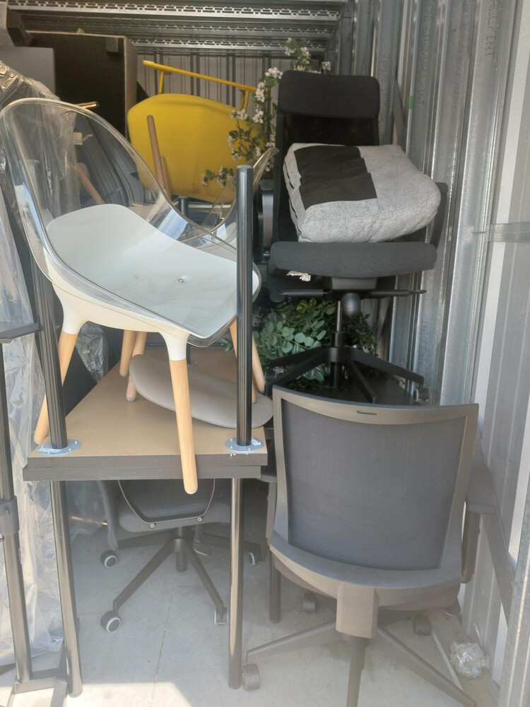 StorageMart  auction IB-9331 30