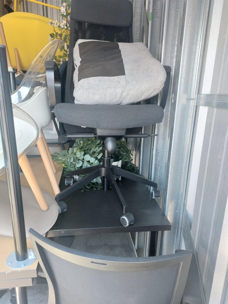 StorageMart  auction IB-9331 40