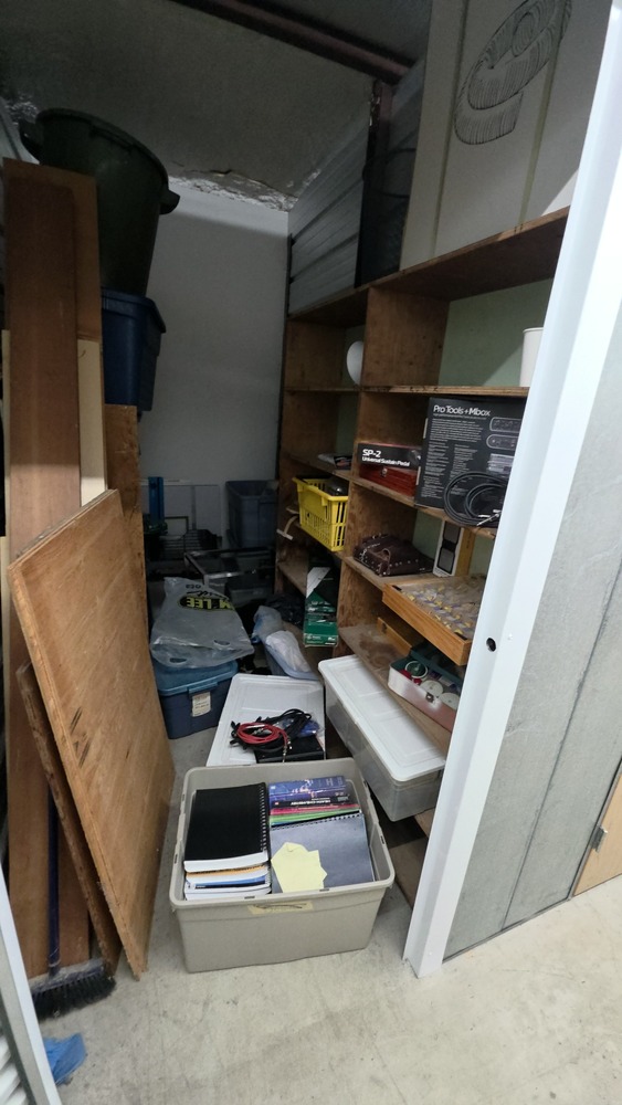 Advanced Self Storage  - North Vancouver  auction IB-9427 10