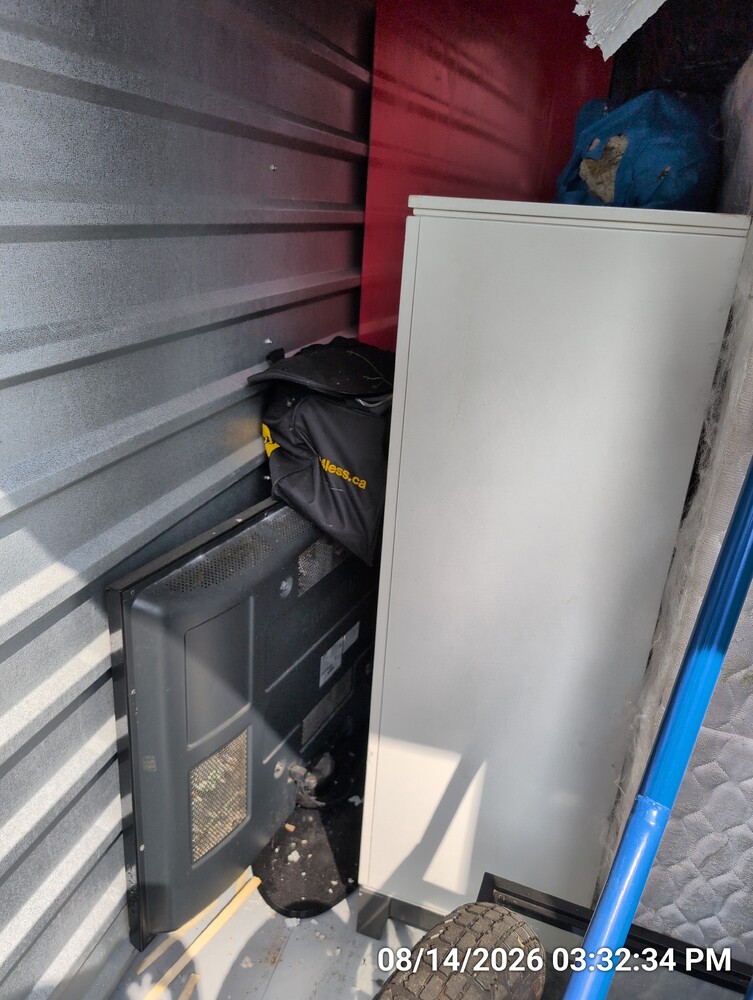 Storage of Welland Ave  auction IB-8362 20