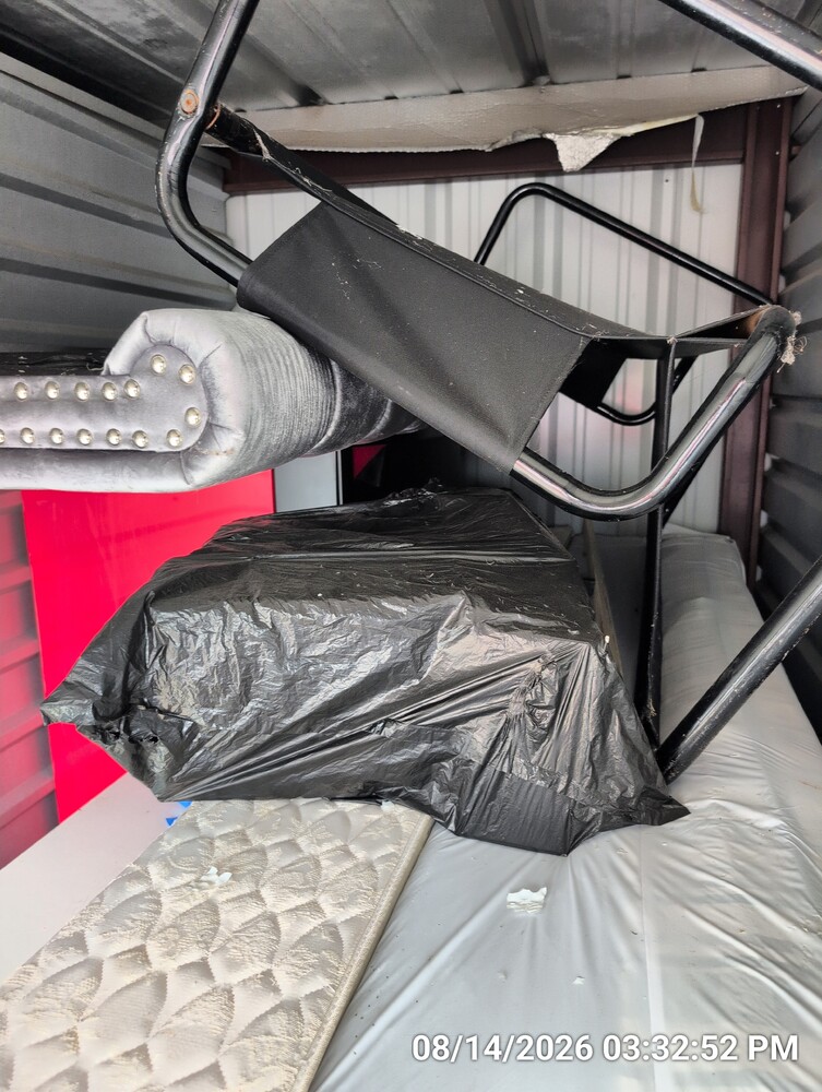 Storage of Welland Ave  auction IB-8362 40